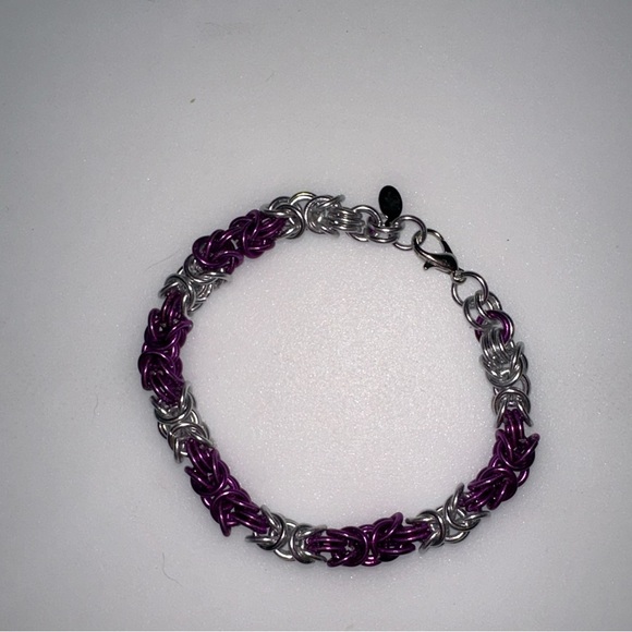 Chainmail Byzantine Purple and Silvertone Bracelet - Picture 4 of 7